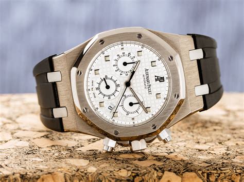 AUDEMARS PIGUET 18K White Gold Rubber 42mm .